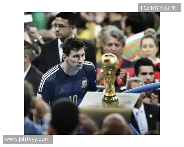 回顾07年足球明星队的辉煌历程与传奇球员的精彩瞬间 回顾07年足球明星队的辉煌历程与传奇球员的精彩瞬间