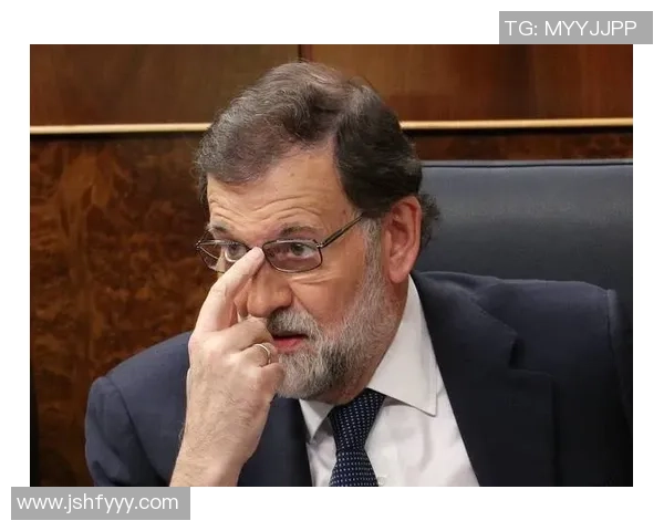 肌肉撕裂困扰足球明星的职业生涯与复苏之路探讨