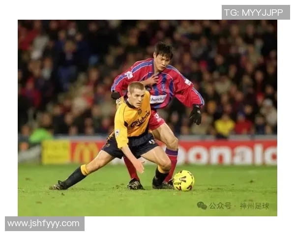 足球明星背后的故事与他们的个人关系揭秘与分析